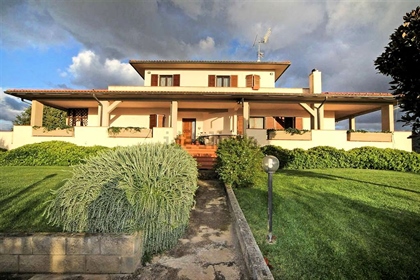 350 m2 villa unique à Scarlino