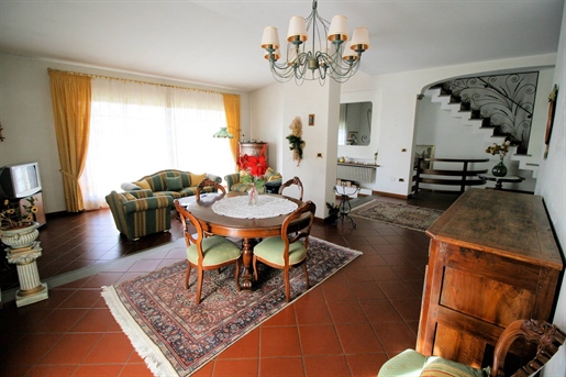 Villa singola di 500 m2 a Montecatini-Terme