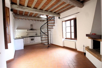 Apartment 85 m2 in Volterra