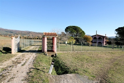 Land/Bauernhaus/Hof von 150 m2 in Roccastrada