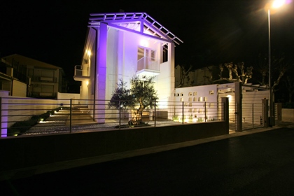 Villa singola di 253 m2 a Camaiore