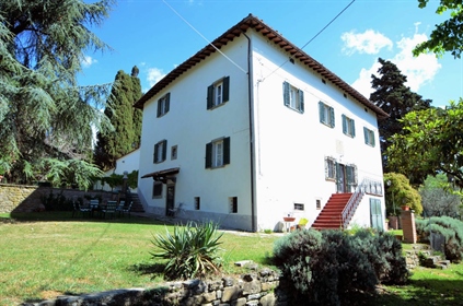 Rustico/Casale/Corte di 1015 m2 a Castiglion Fiorentino