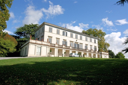 Freistehende Villa von 4365 m2 in Capannori