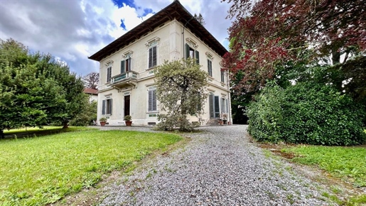 Villa singola di 900 m2 a Lucca