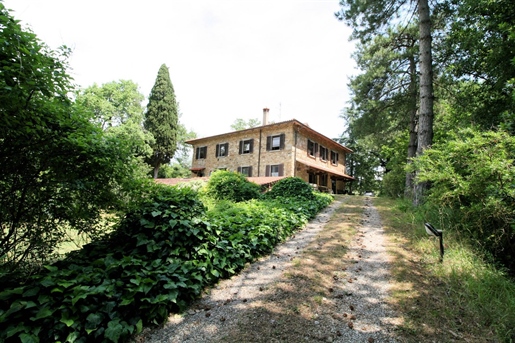 Rural/Casa de Campo/Patio de 480 m2 en Arezzo