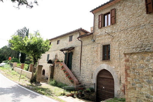 Landhaus / Hof von 630 m2 in Perugia