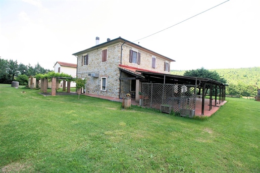 Land/Bauernhaus/Hof von 500 m2 in Monteverdi Marittimo