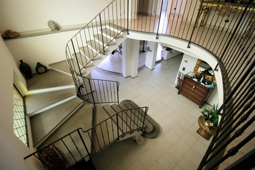 Freistehende Villa von 320 m2 in Monsummano Terme