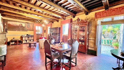 Freistehende Villa von 800 m2 in Capannori