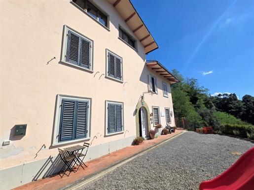 Maison jumelée de 155 m2 à Pescia