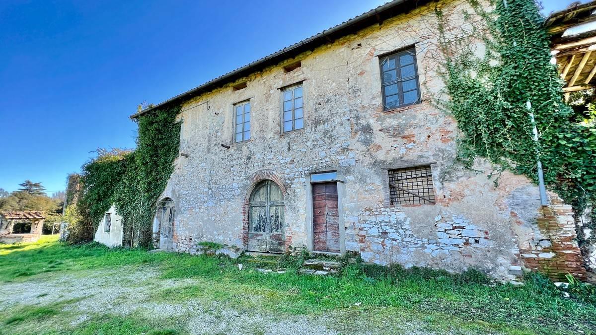 Chalet independiente de 600 m2 en Lucca