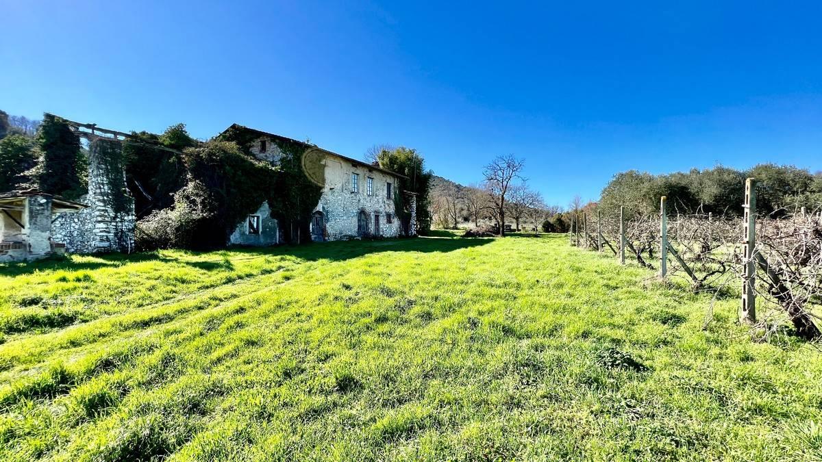 Chalet independiente de 600 m2 en Lucca