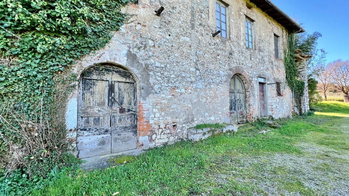 Chalet independiente de 600 m2 en Lucca