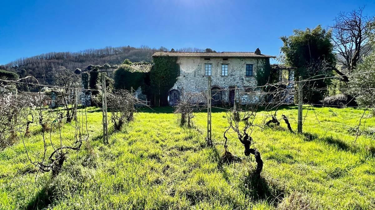 Chalet independiente de 600 m2 en Lucca