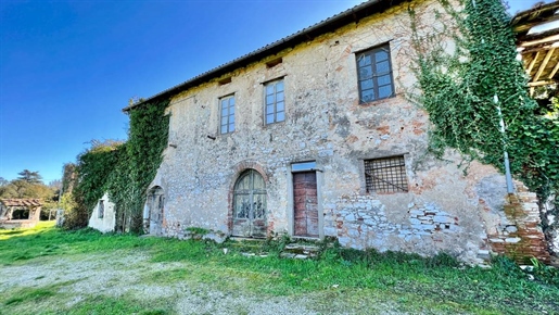 Villa singola di 600 m2 a Lucca