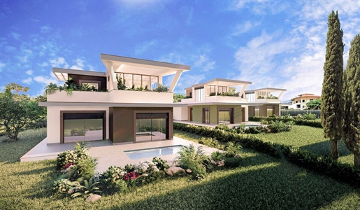 Gratis villa på fire sider under opførelse med garage og have til salg i Buggiano