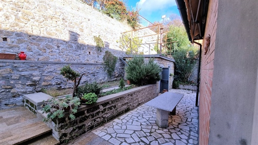 Apartment 130 m2 in Volterra