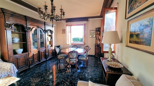 Appartamento di 130 m2 a Volterra