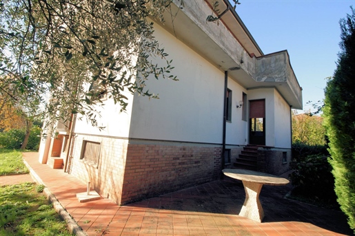 Villa singola di 300 m2 a Pietrasanta