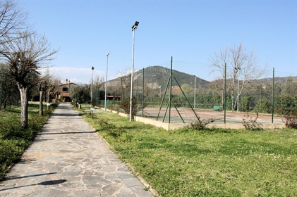 Casa de campo / Patio de 378 m2 en Monsummano Terme
