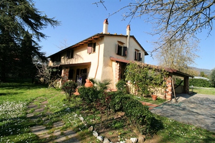 Landhaus / Hof von 378 m2 in Monsummano Terme