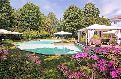 Freistehende Villa von 1200 m2 in Lucca