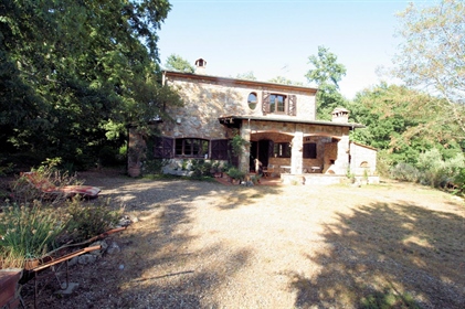 Landhuis/boerderij van 418 m2 in Montieri