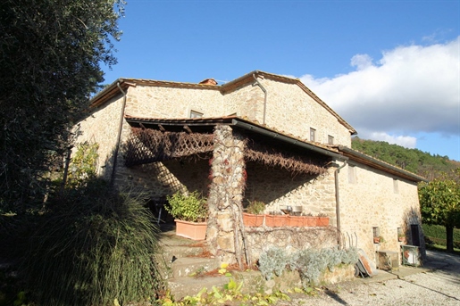 Landhaus/Bauernhaus/Hof von 440 m2 in Serravalle Pistoiese