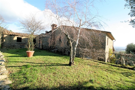 Rustico/Casale/Corte di 440 m2 a Serravalle Pistoiese