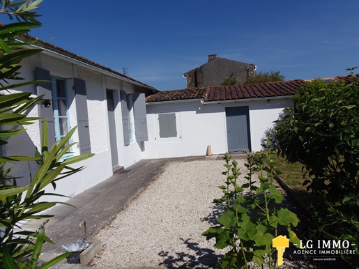 Maison de plain pied avec 2 chambres, garage et dépendance