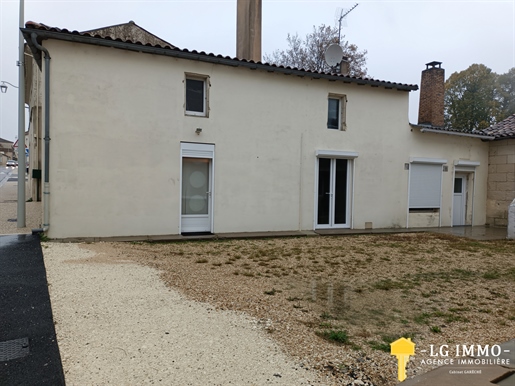 House 100 m2, 5 bedrooms in the heart of a village, outbuildings