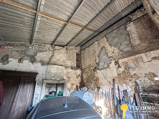 Charente huis van 232 m2 te renoveren + garage, grond 2200 m2