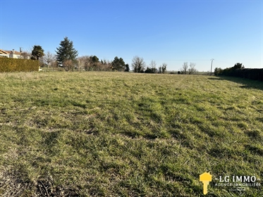Building plot of approximately 2430 m2