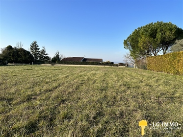 Building plot of approximately 2430 m2