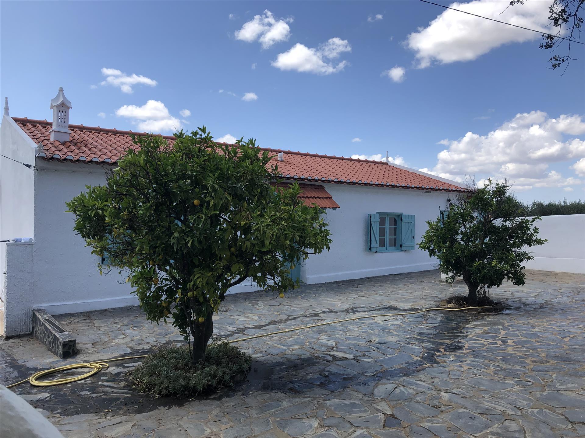 Vrijstaande traditionele Quinta op 5000 m2 eigen grond