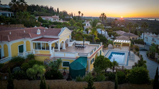 Exclusive Villa With Marvellous Sea Views