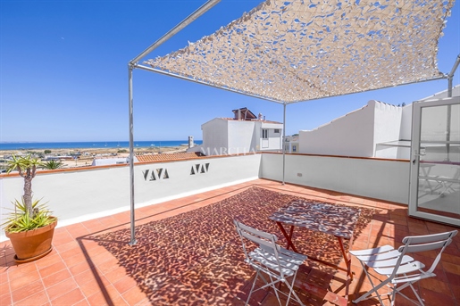 Casa Única Com Vista Espectacular Para O Mar No Centro Histórico De Lagos Para Venda