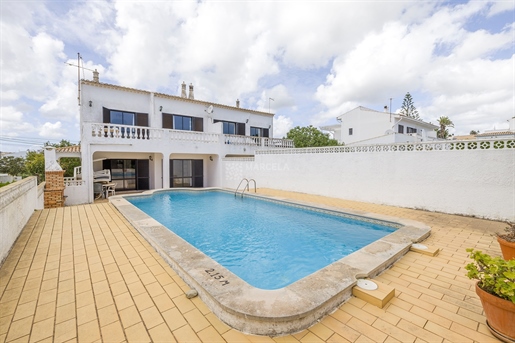 2 Bedroom Townhouse With Pool And Garage For Sale In Praia Da Luz