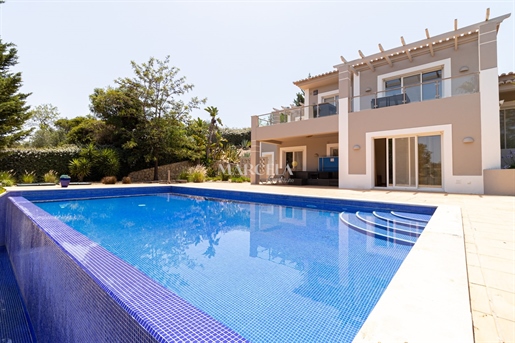 Fantastic 3 Bedroom Villa With Golf View, In Estombar