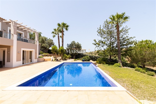 Fantastique Villa De 3 Chambres Avec Vue Sur Le Golf, À Estombar