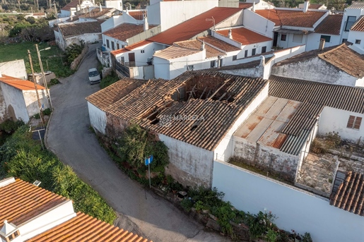 Old House With Approved Project In Bensafrim For Sale