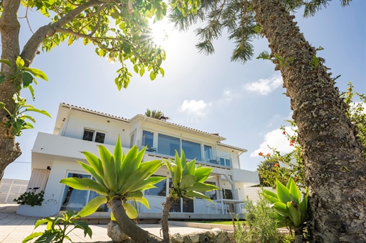 Front-Row 6-Bedroom Villa With Sea Views In Vale Da Telha, Aljezur