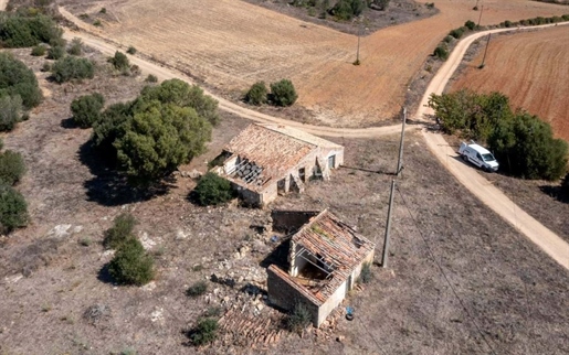 21 Ha De Terrain Avec Ruines À Vendre À Bordeira, Aljezur