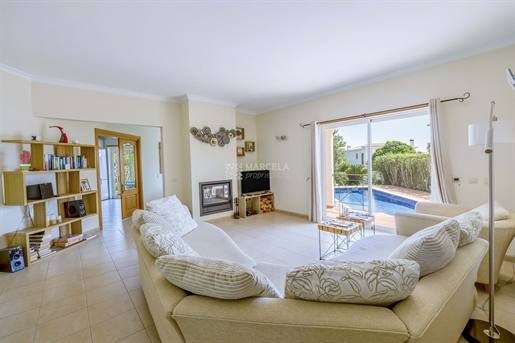 Stunning 4 Bed 4Bath Villa With Pool, Garden And Garage In Praia Da Luz