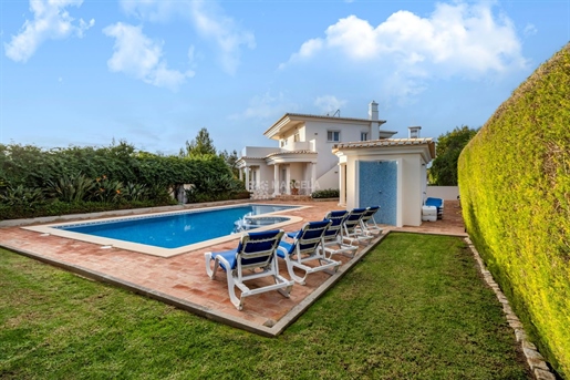 Family-Friendly And Spacious 5+1 Bedroom House With Sea View In Praia Da Luz
