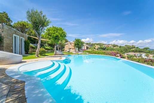 Villa zum Verkauf mit Swimmingpool an der Costa Smeralda in Porto Rotondo