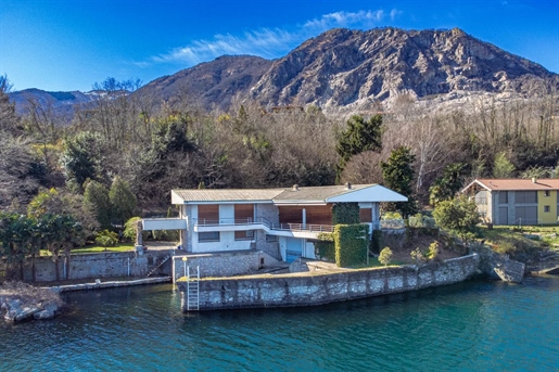 Villa with dock Pieds dans l'eau for Sale in Baveno