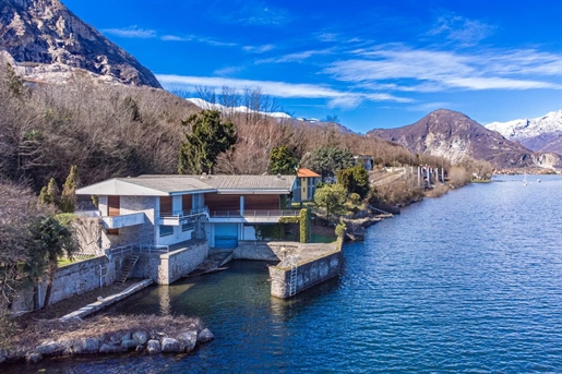 Villa with dock Pieds dans l'eau for Sale in Baveno