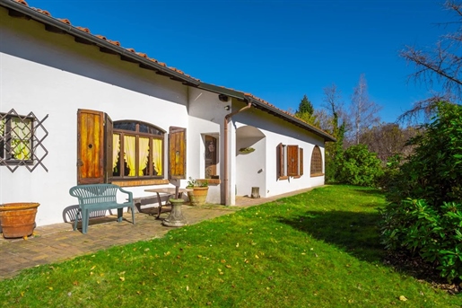 Villa avec jardin à vendre sur les collines de Stresa