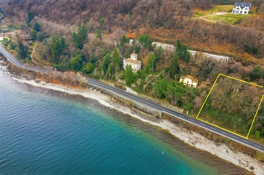 Te renoveren rustiek huis te koop in Stresa aan het Lago Maggiore